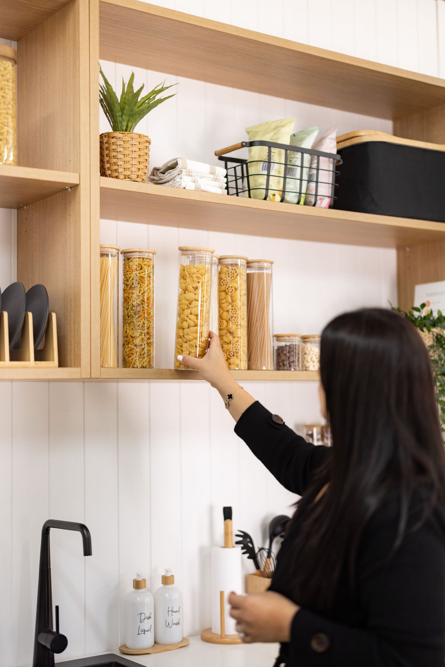 The Art of Kitchen Organisation: Stylish Storage Solutions for a Clutter-Free Space